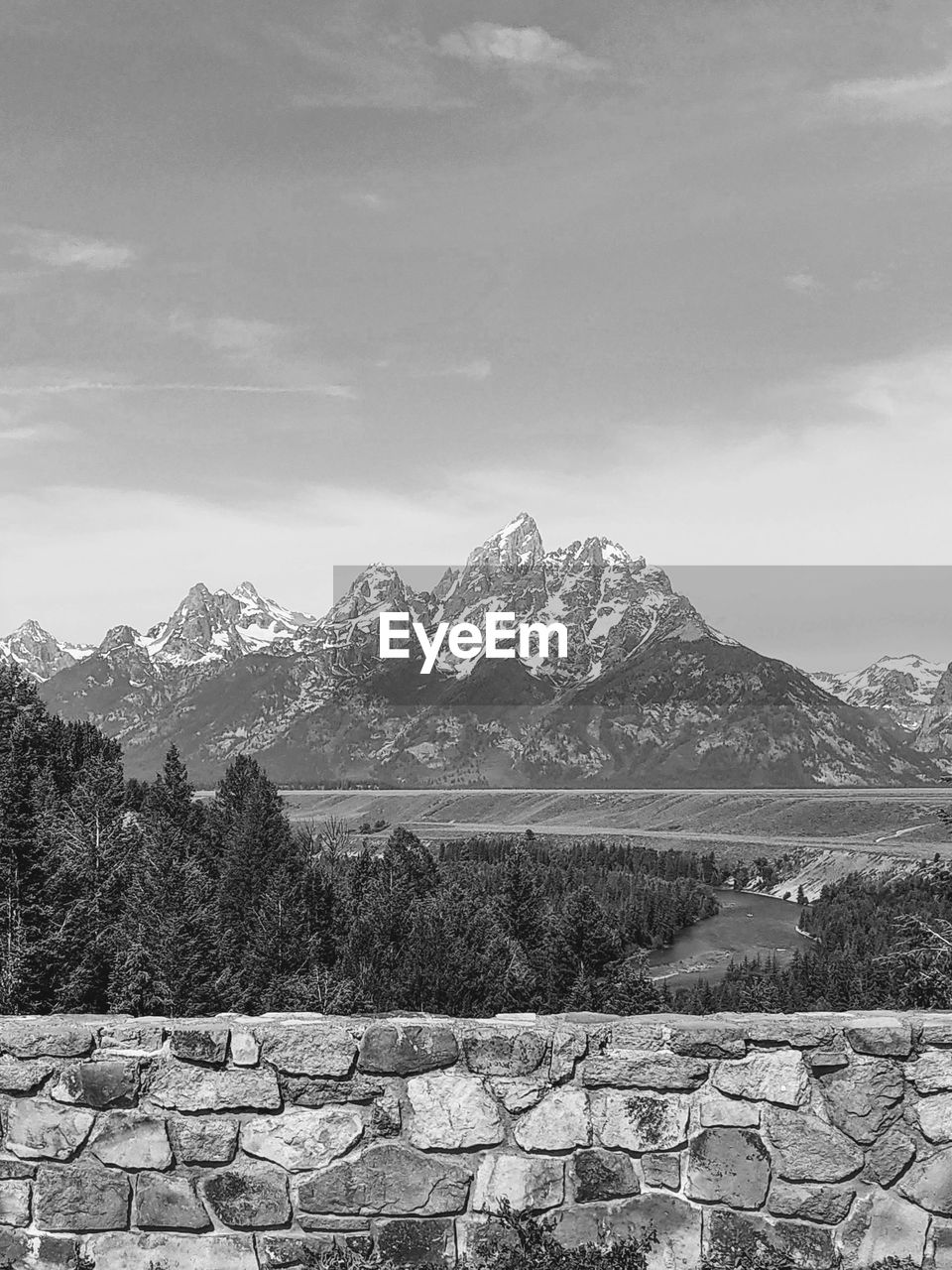 SCENIC VIEW OF MOUNTAIN AGAINST SKY