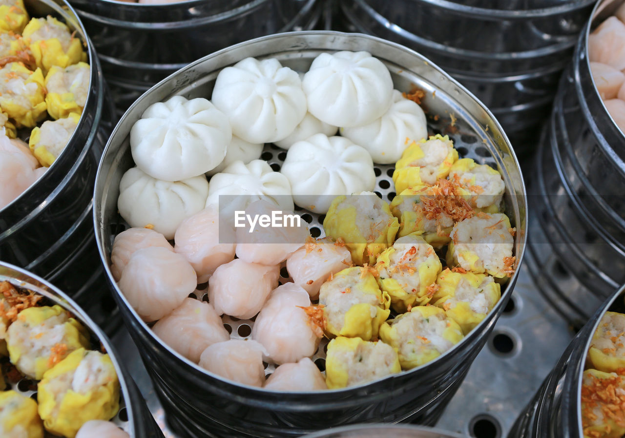 HIGH ANGLE VIEW OF VEGETABLES IN BOWL