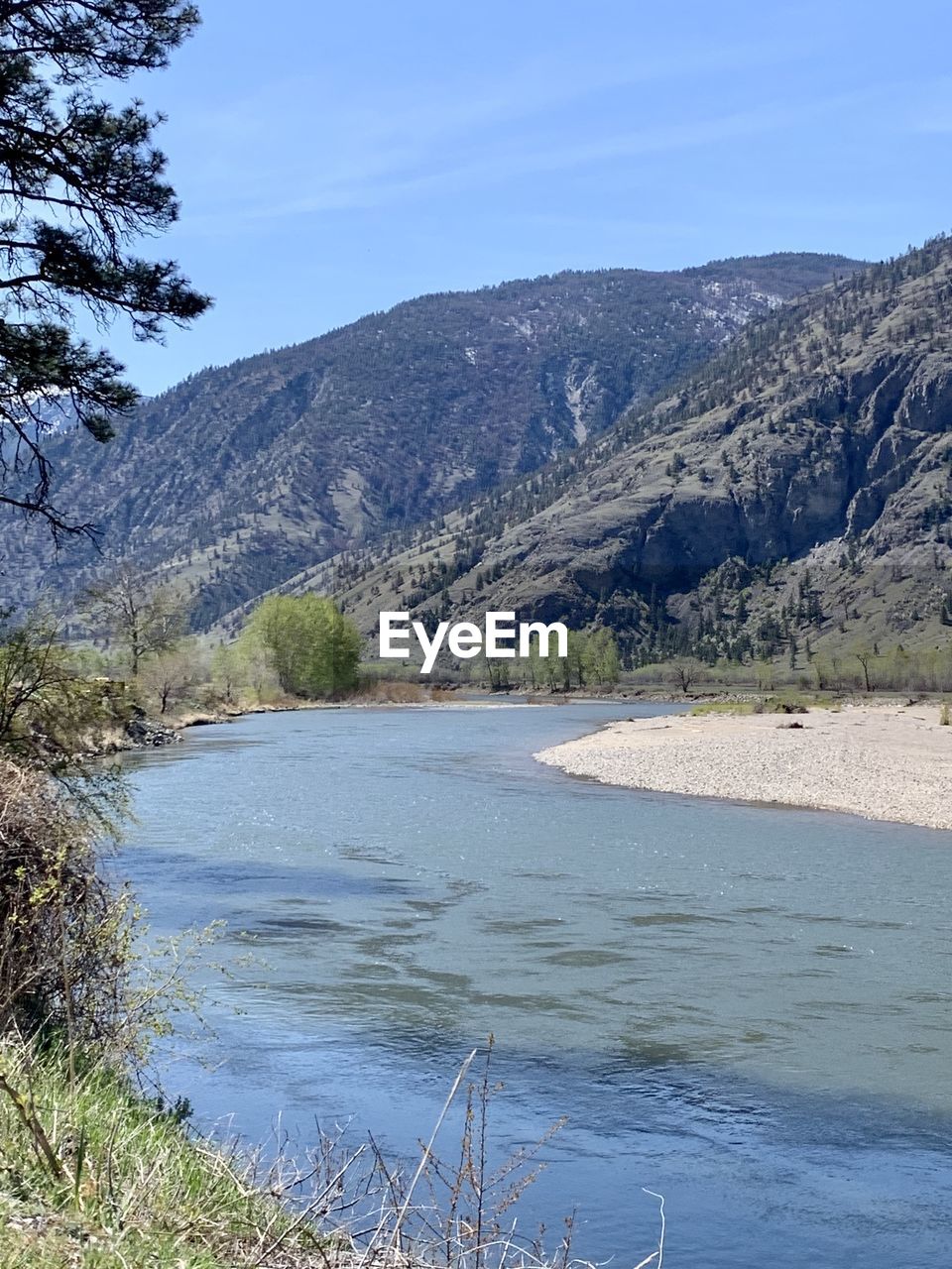 SCENIC VIEW OF RIVER AGAINST SKY