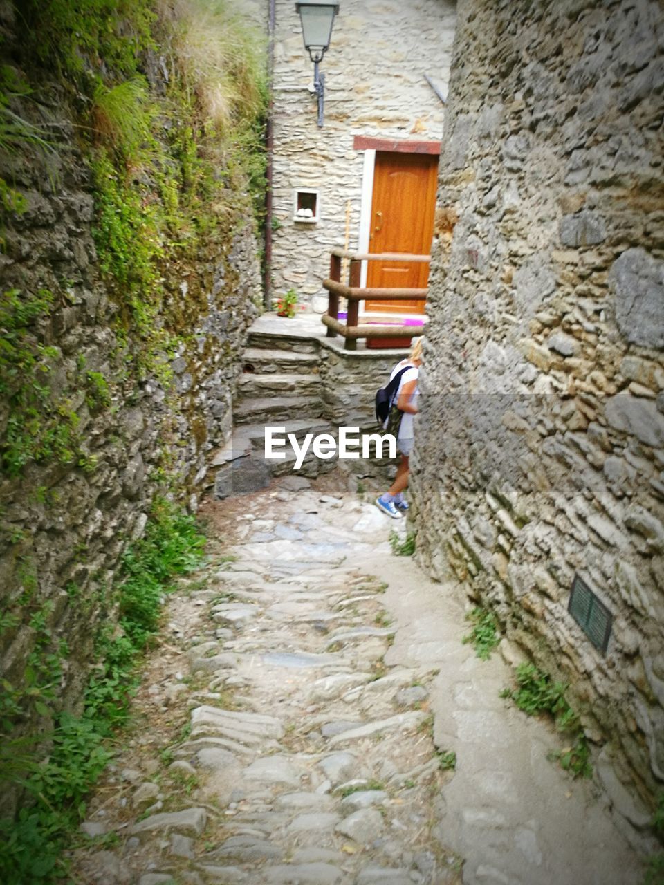 FOOTPATH LEADING TOWARDS HOUSE