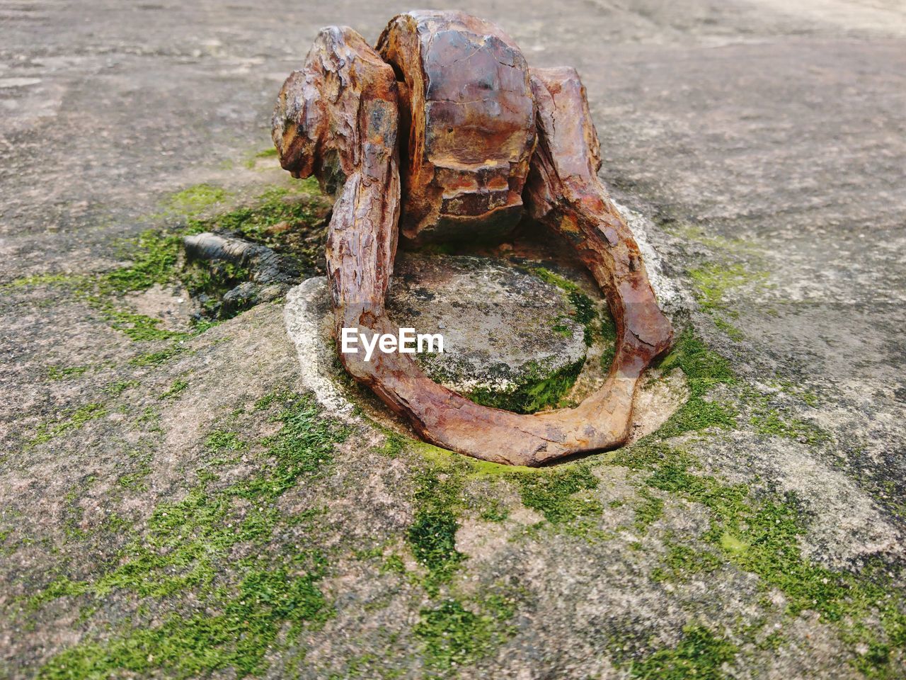 CLOSE-UP OF RUSTY ABANDONED WATER