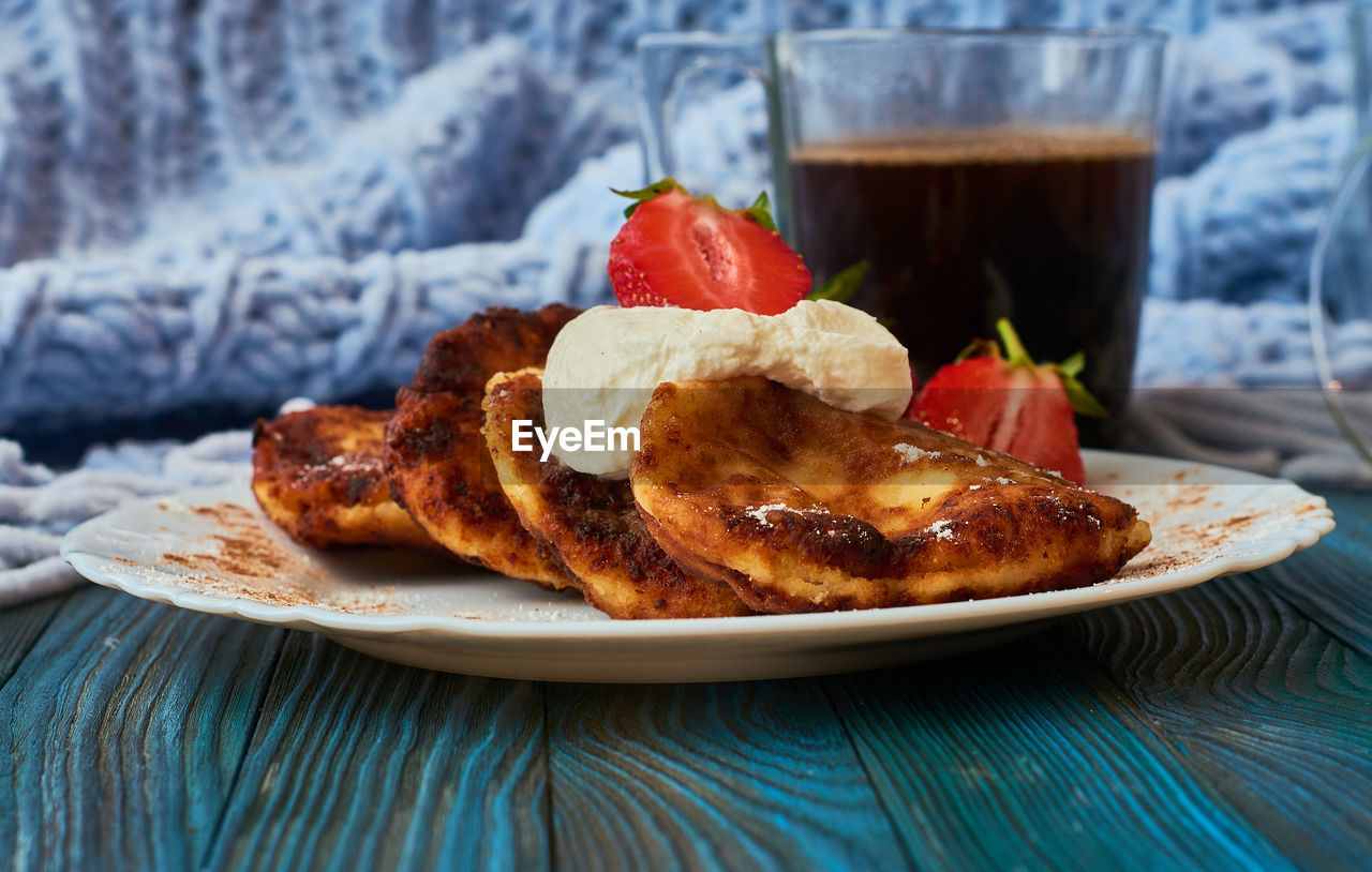 CLOSE-UP OF BREAKFAST SERVED ON PLATE