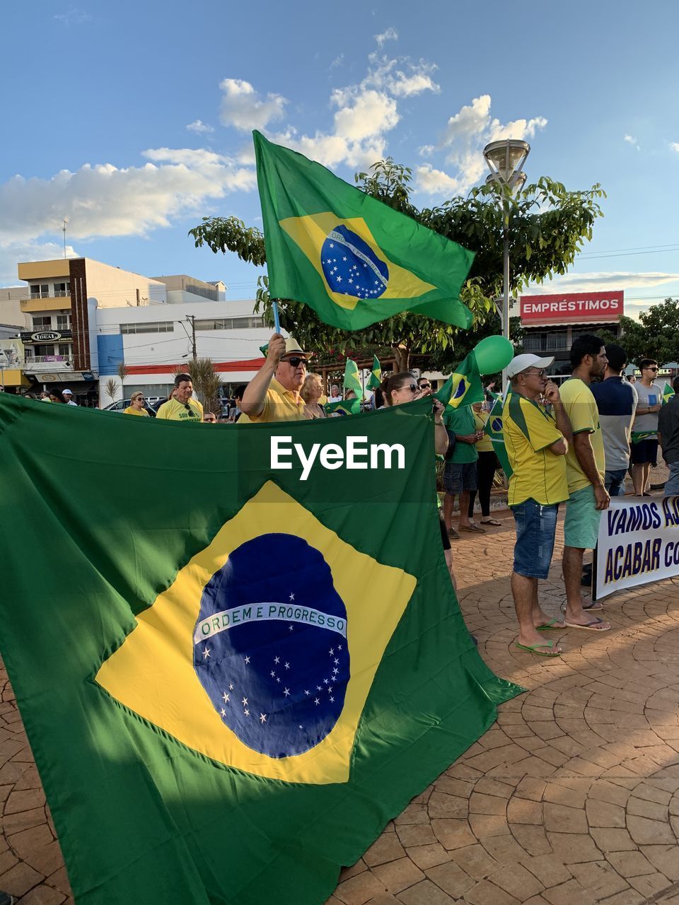 PEOPLE FLAG ON FLAGS