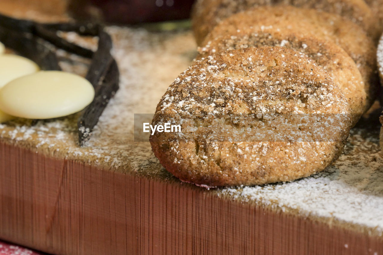 Close-up of fresh cookies on cutting board