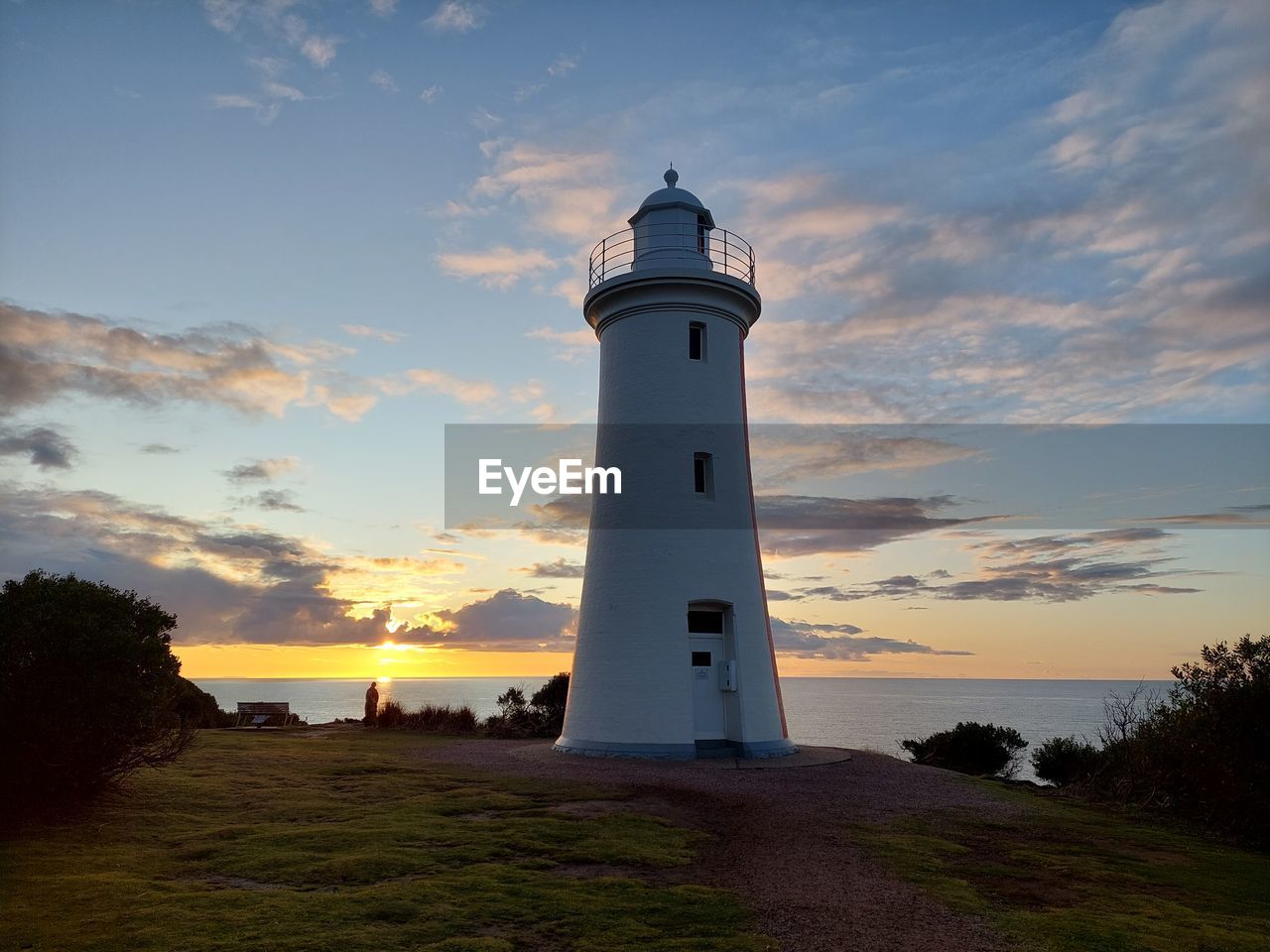 The mersey bluff lighthouse standing at the mouth of the mersey river near devonport, australia.