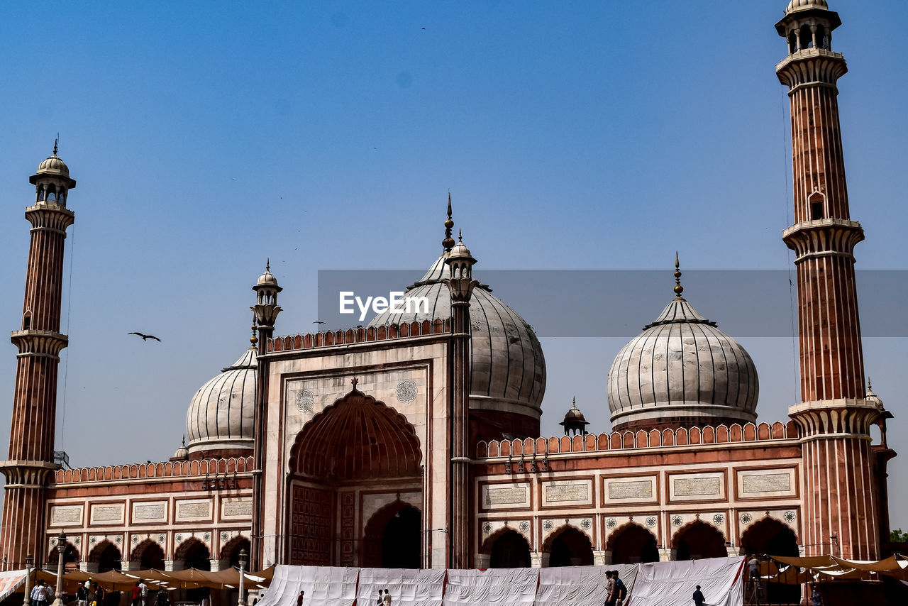 Unidentified indian tourists visiting jama masjid during ramzan season, in delhi 6, jama masjid