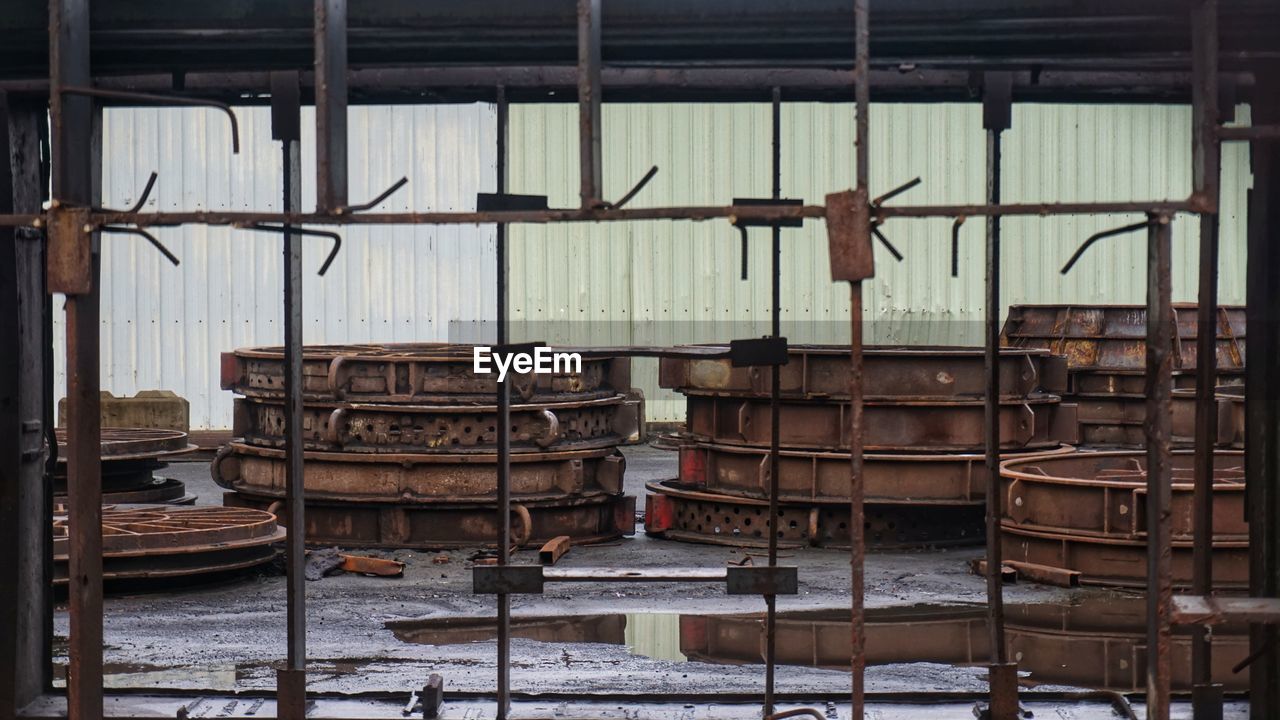 RUSTY METALLIC STRUCTURE OF OLD BUILDING