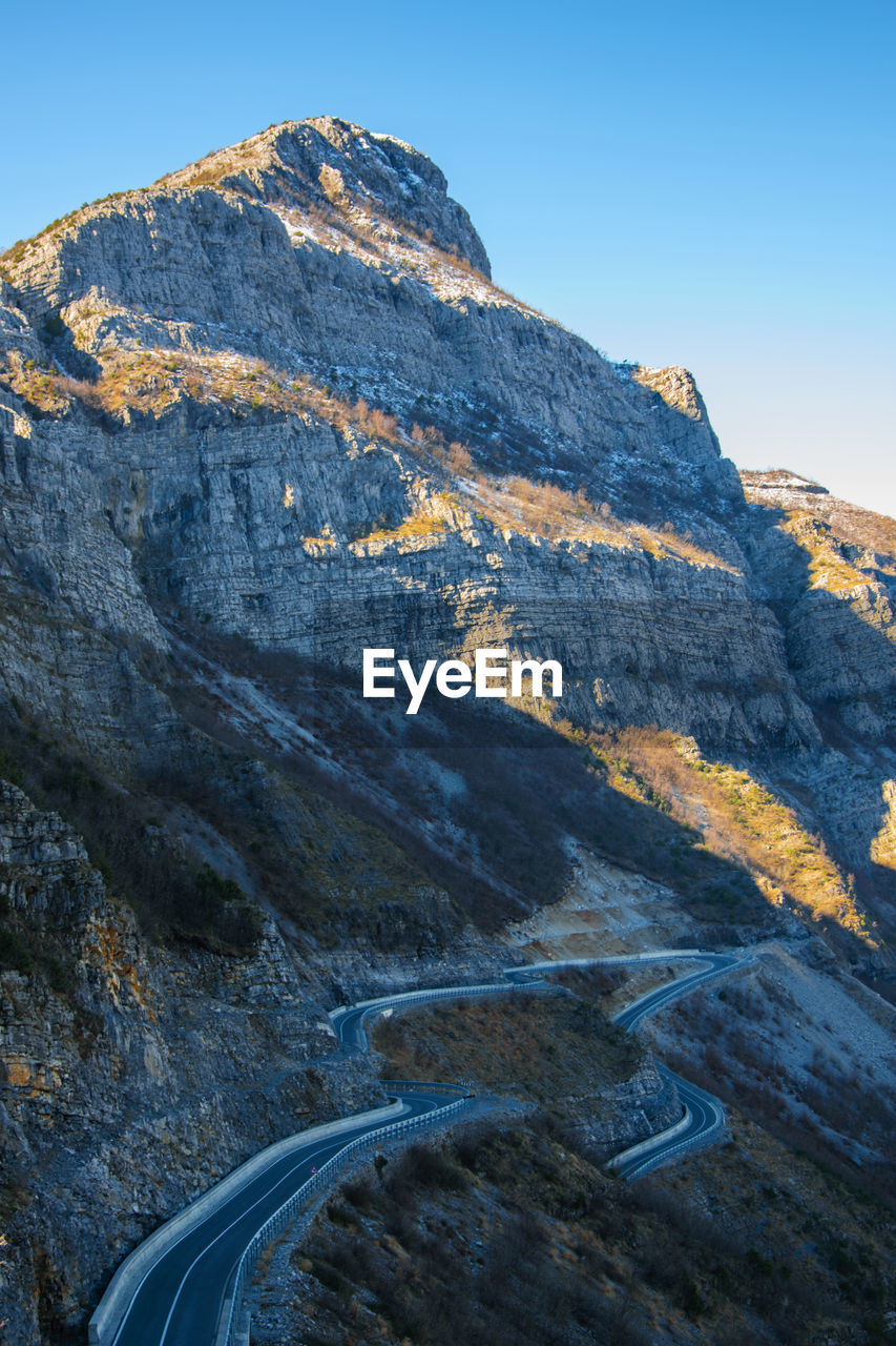 AERIAL VIEW OF MOUNTAIN ROAD