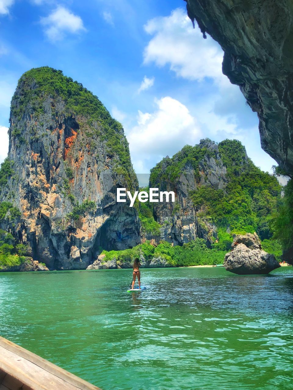 SCENIC VIEW OF SEA AND ROCK FORMATION AGAINST SKY