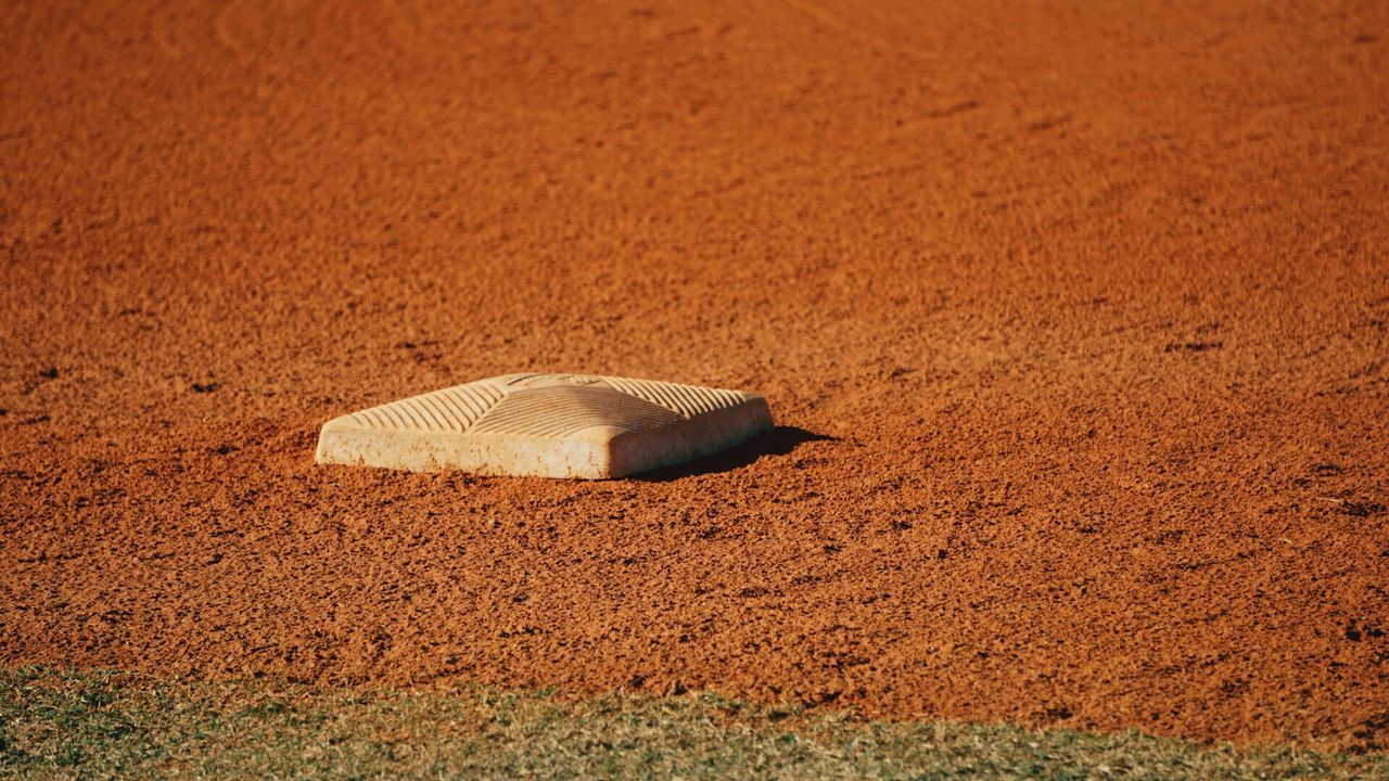 CLOSE-UP VIEW OF SAND