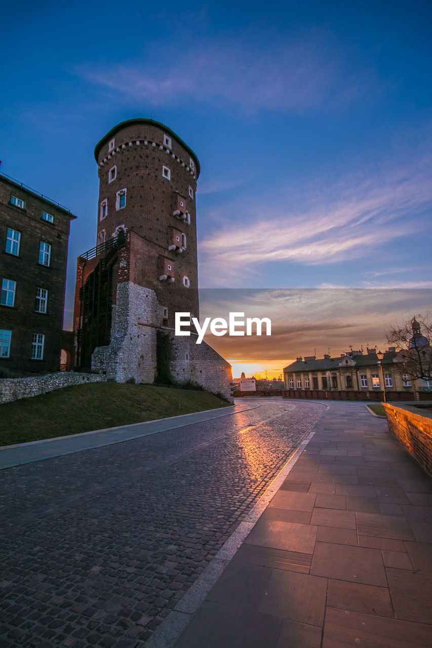 Detail of wawel castle at the first light of the day in krakow