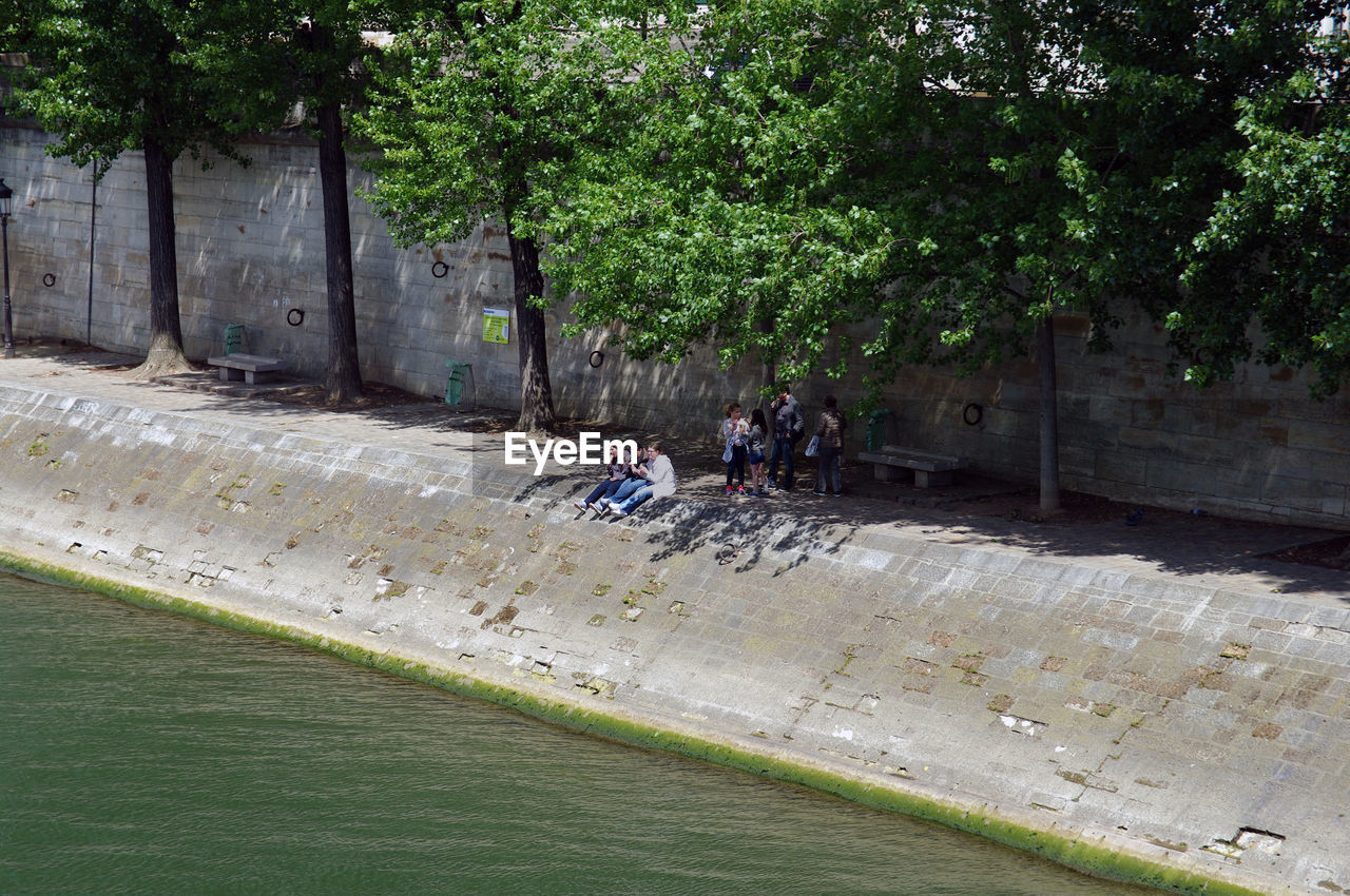 Saint-louis island in paris' heart