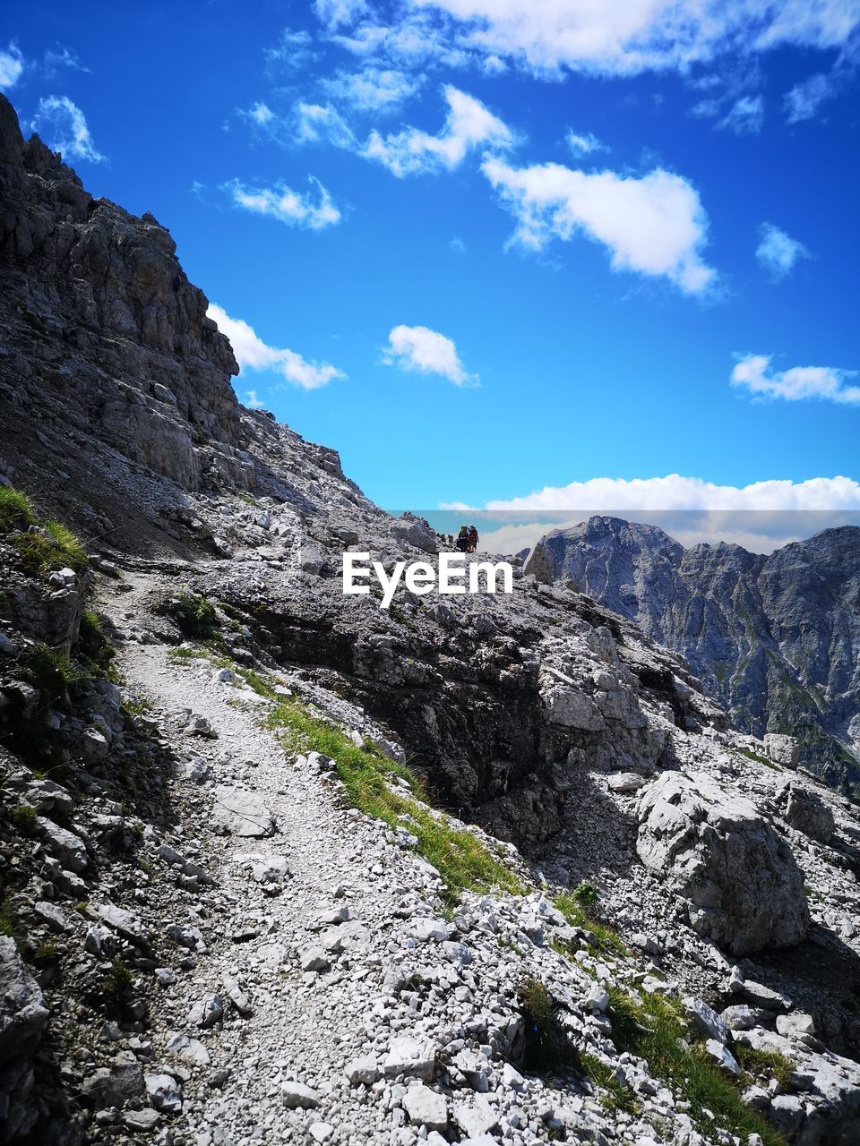 LOW ANGLE VIEW OF ROCKS AGAINST SKY