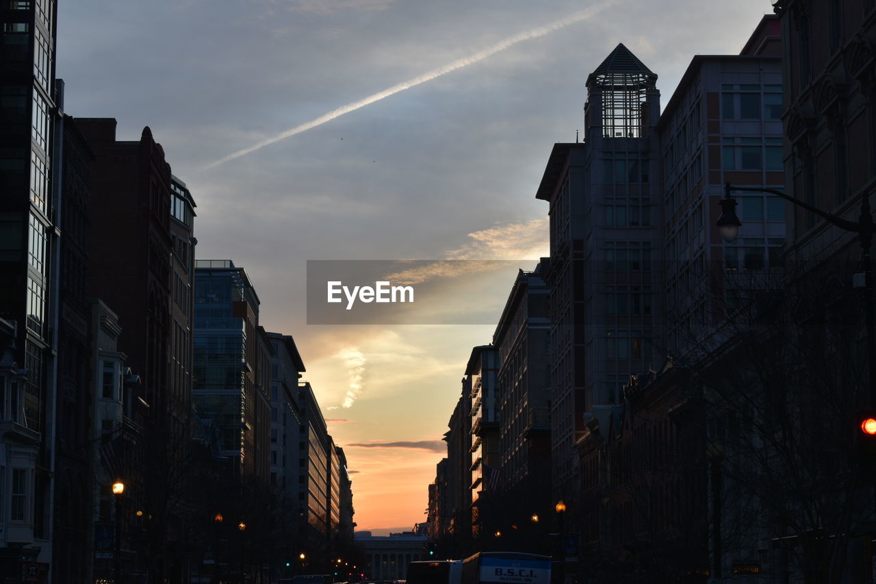 LOW ANGLE VIEW OF BUILDINGS AGAINST SKY