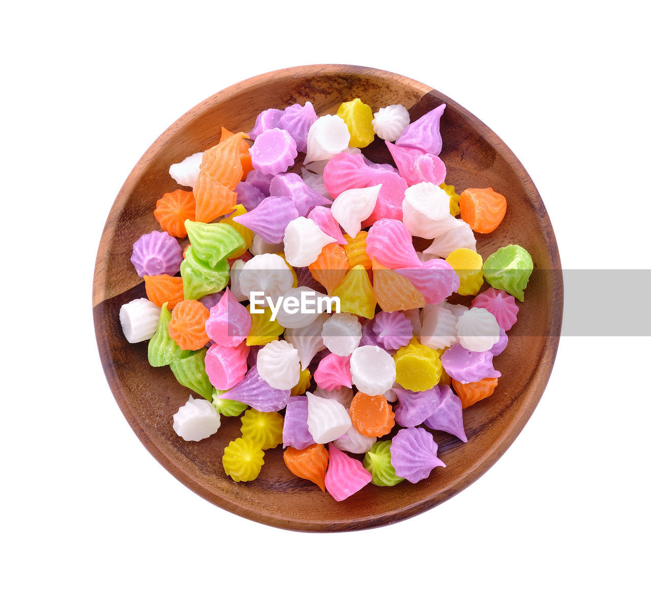 HIGH ANGLE VIEW OF MULTI COLORED CANDIES IN BOWL