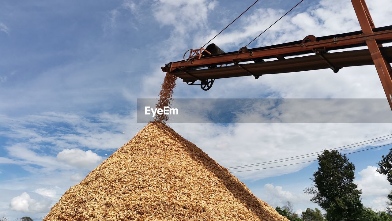 Wood crushing machinery for making fuel