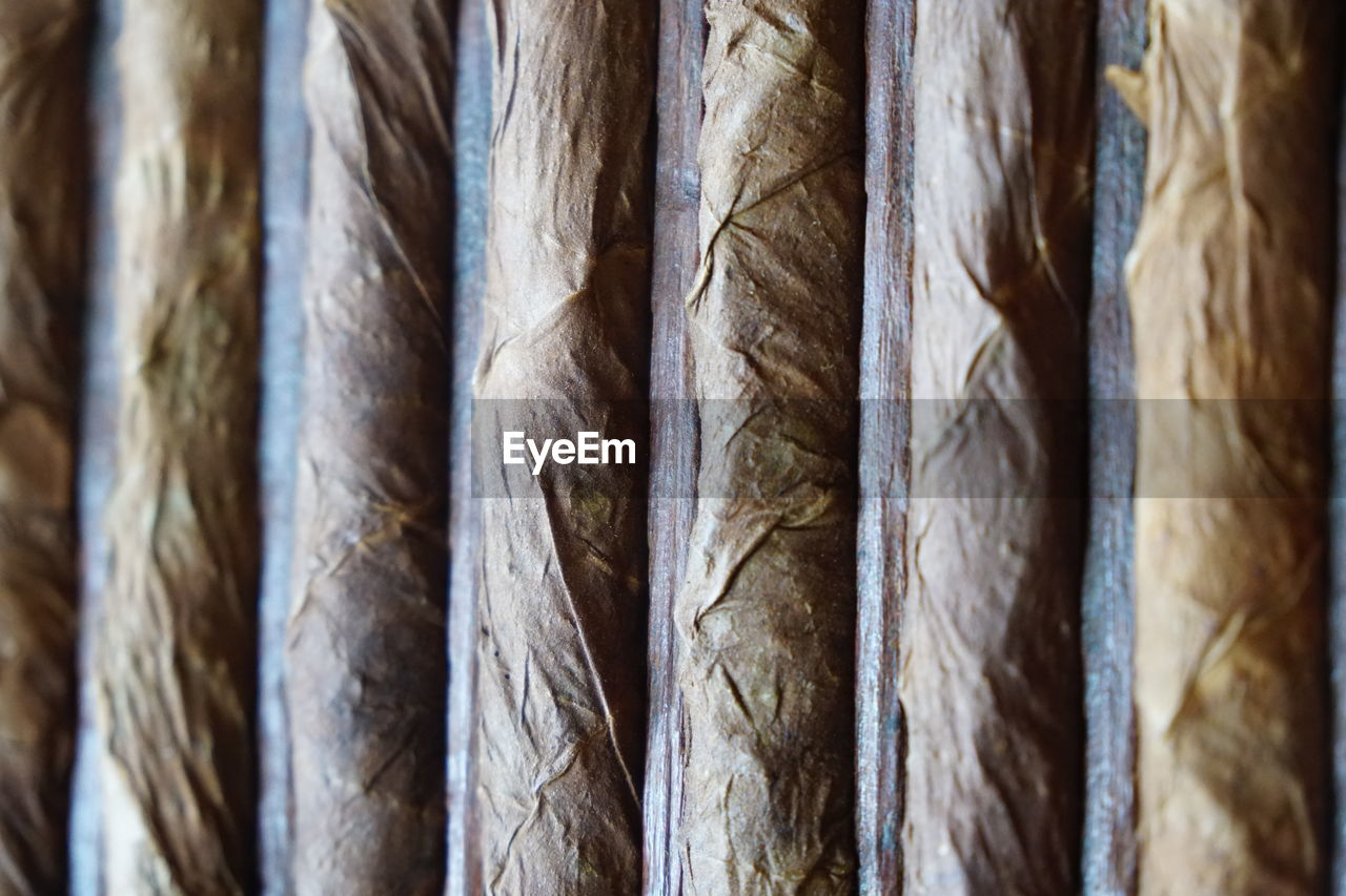 FULL FRAME SHOT OF WOOD IN SHELF