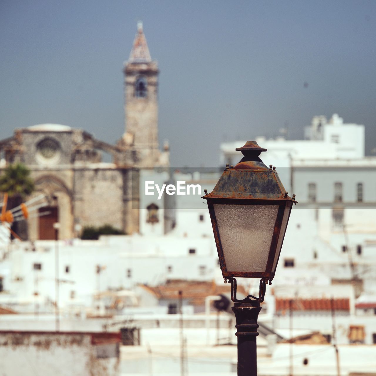 STREET LIGHT AGAINST BUILDING