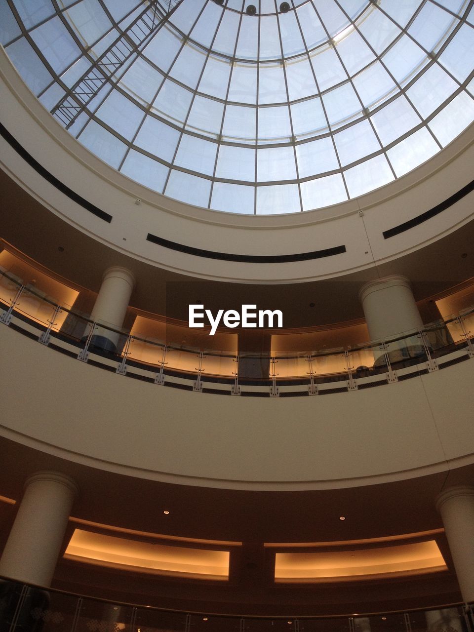 LOW ANGLE VIEW OF DOME CEILING