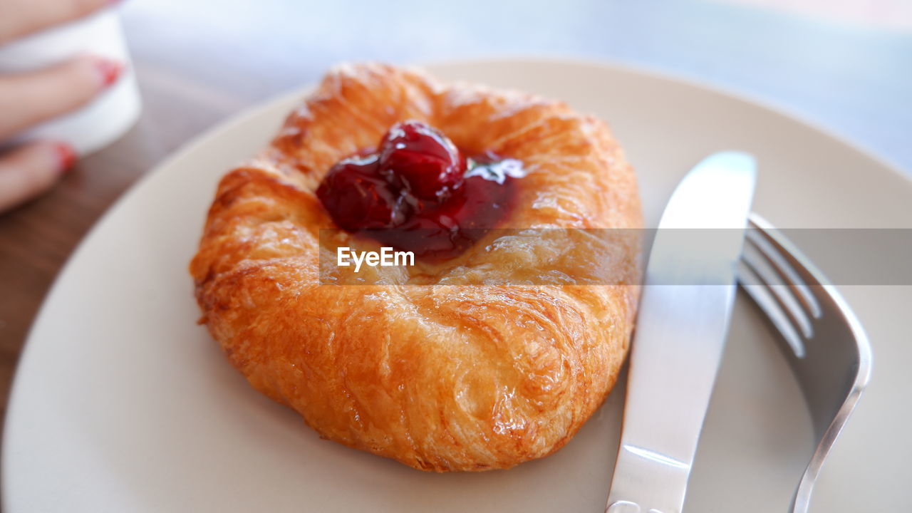 CLOSE-UP OF DESSERT SERVED IN PLATE