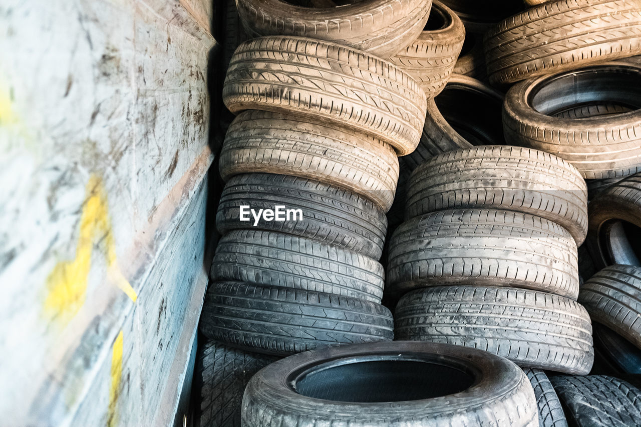 Rubber tires pollute the air in cities, they are retired to be recycled.