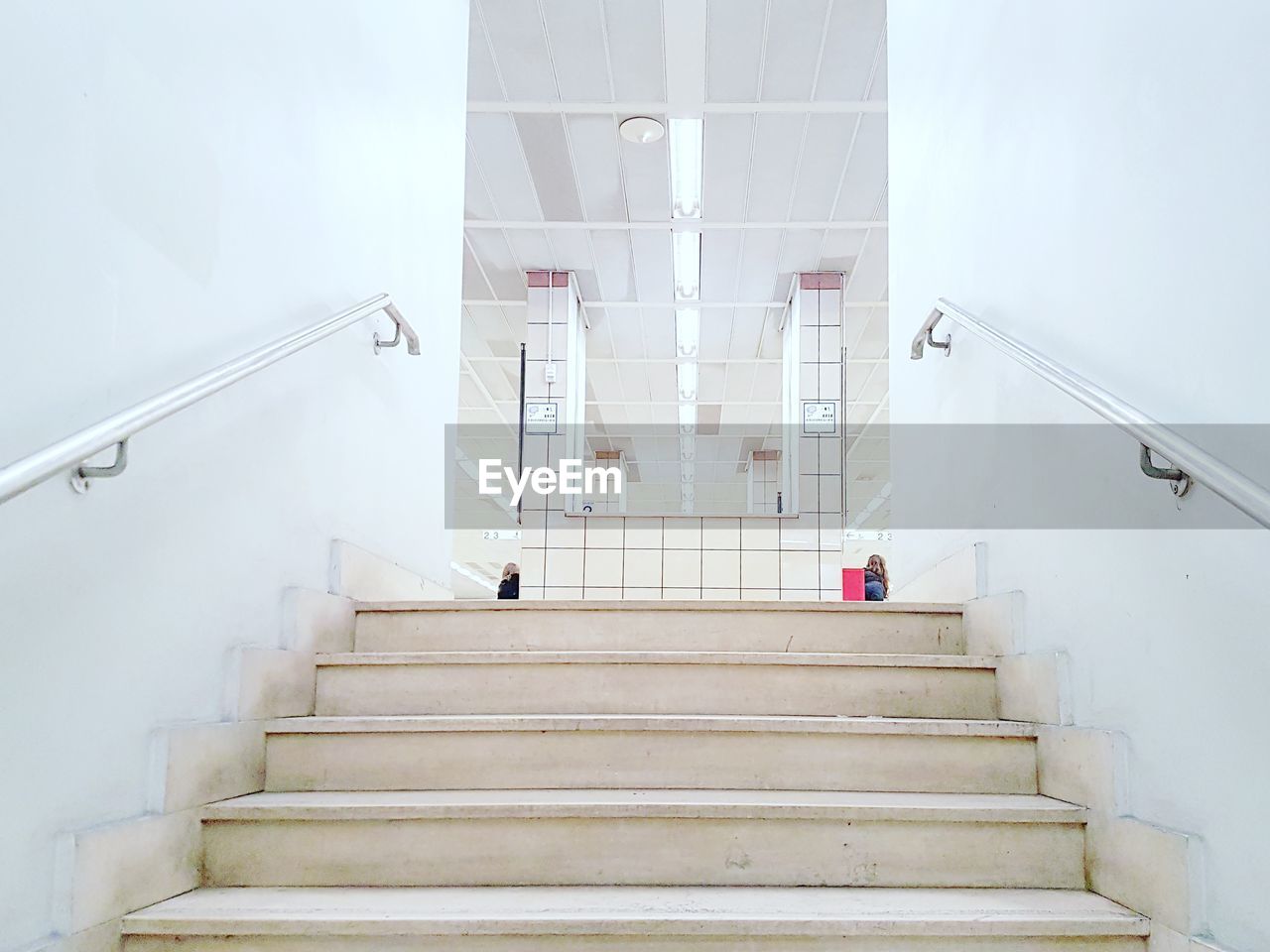 LOW ANGLE VIEW OF STAIRS IN BUILDING