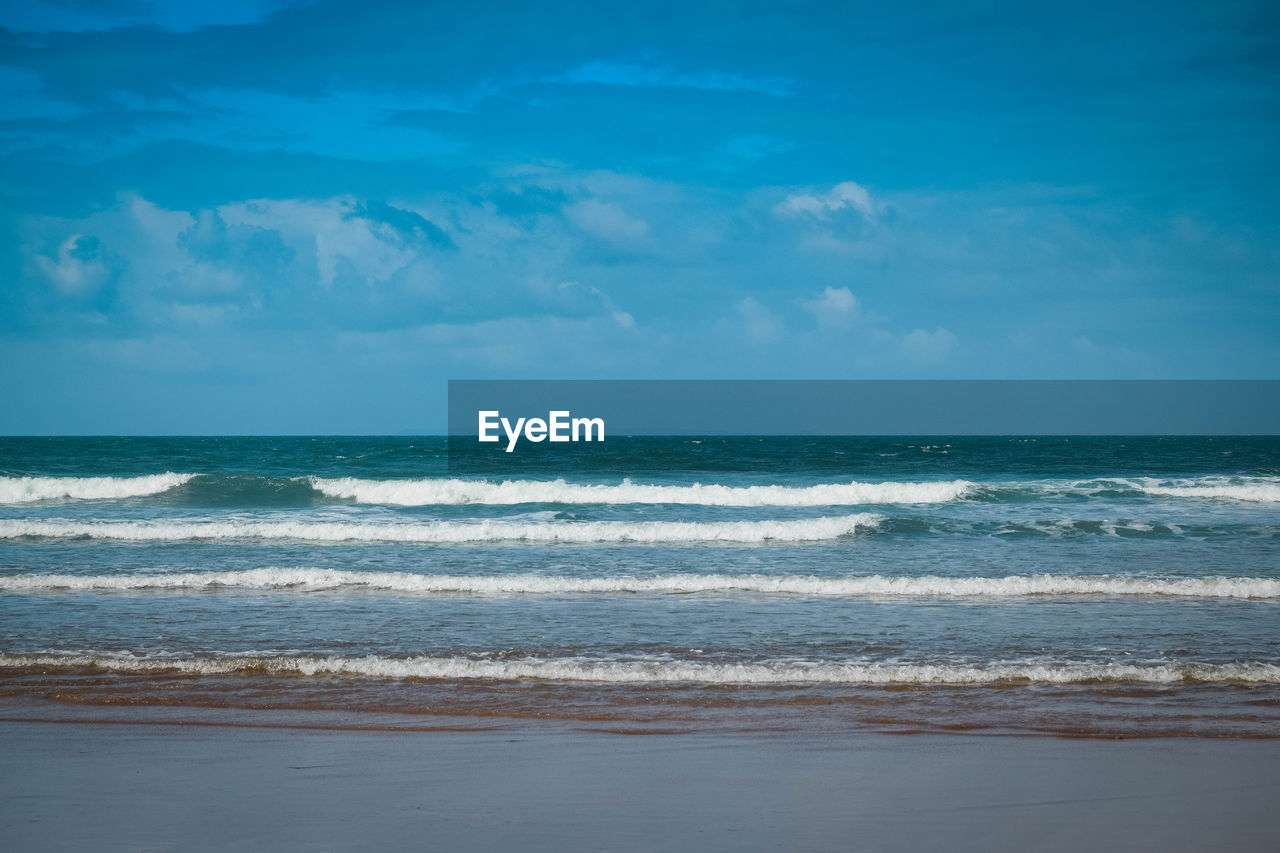 VIEW OF SEA AGAINST SKY