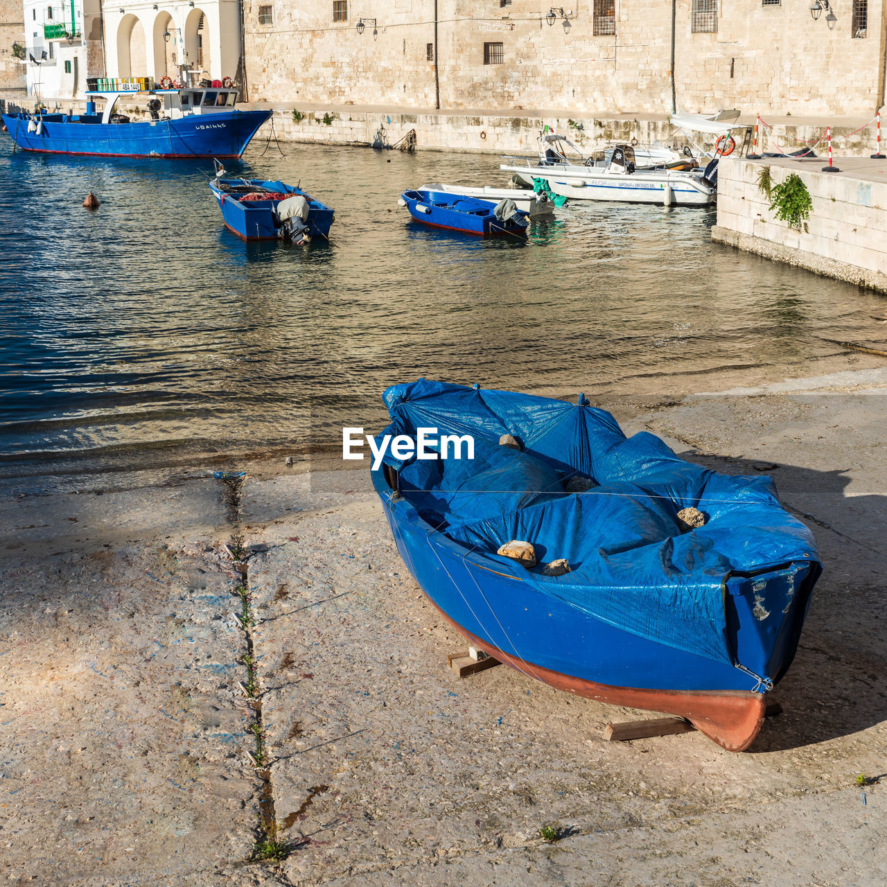 BOATS MOORED ON CANAL