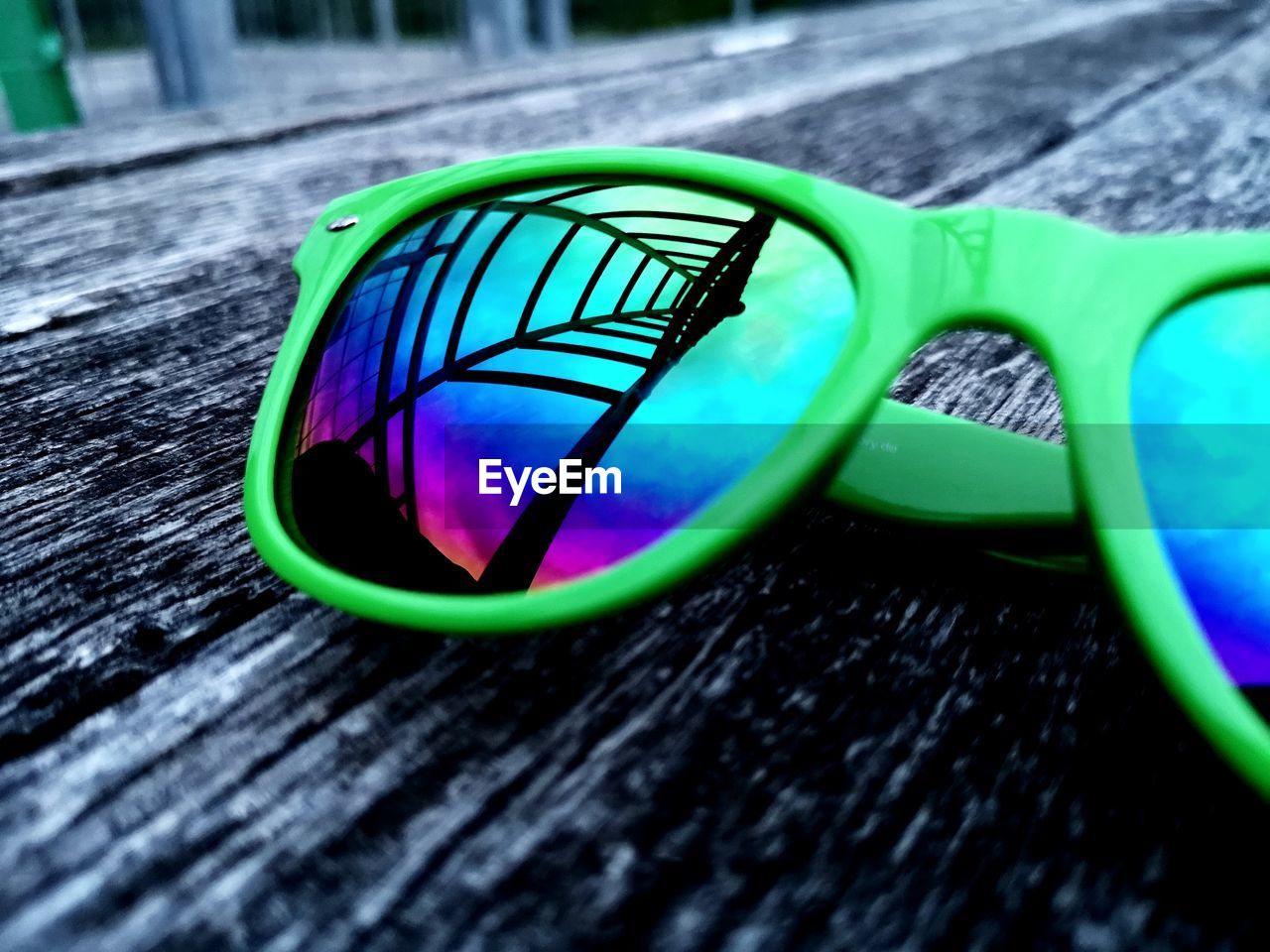 CLOSE-UP OF EYEGLASSES ON SUNGLASSES