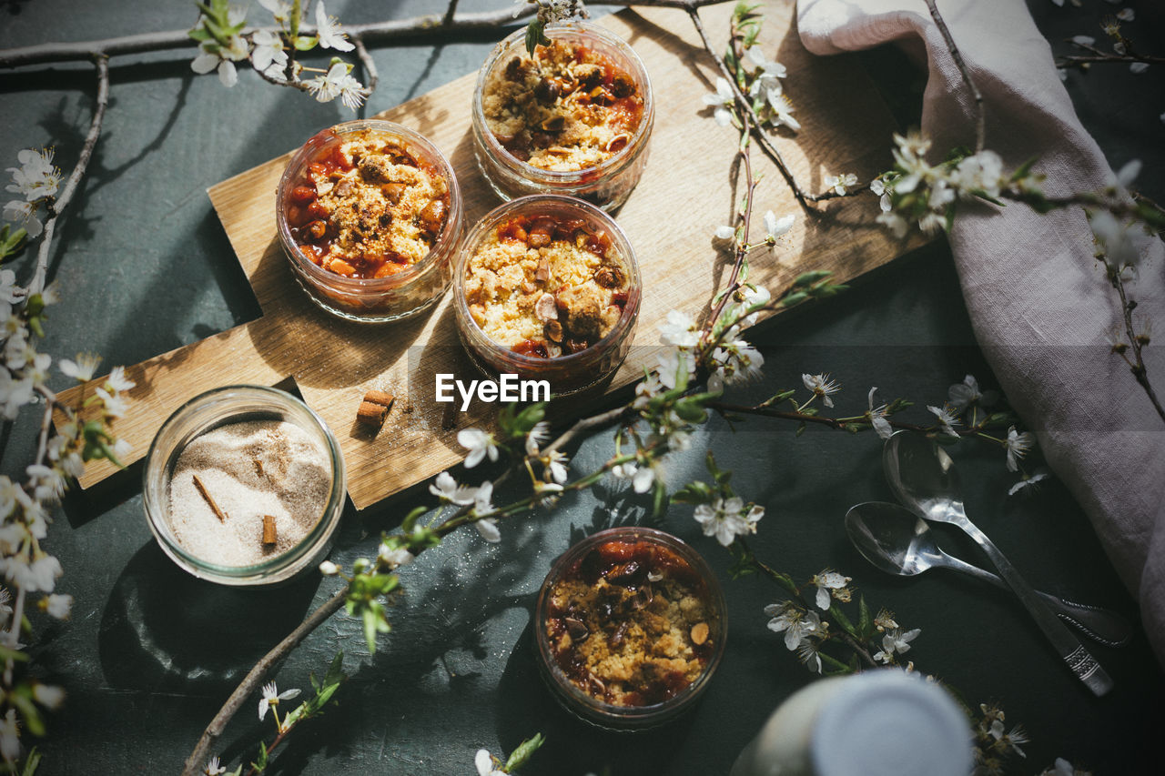 HIGH ANGLE VIEW OF FOOD SERVED IN PLATE