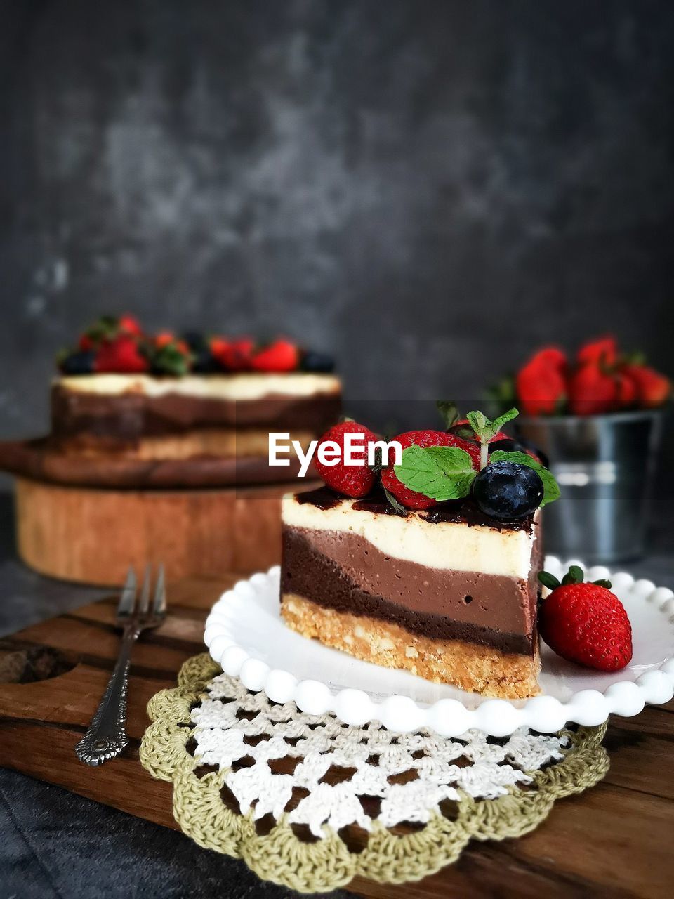 CLOSE-UP OF CAKE WITH ICE CREAM