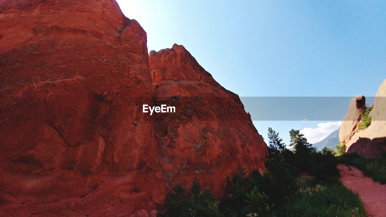 SCENIC VIEW OF MOUNTAIN AGAINST SKY