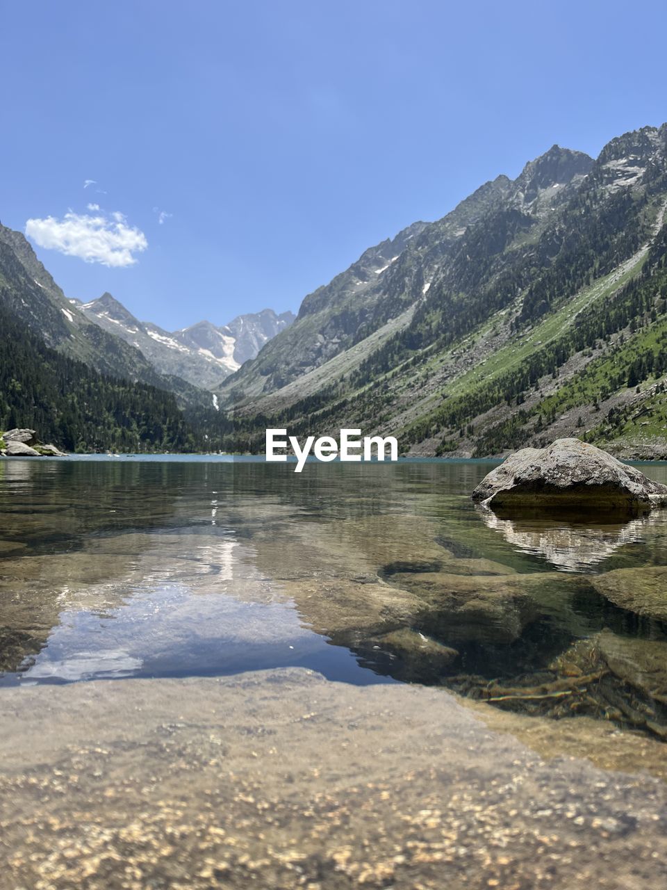 Lac de gaube , a naturel mirror 