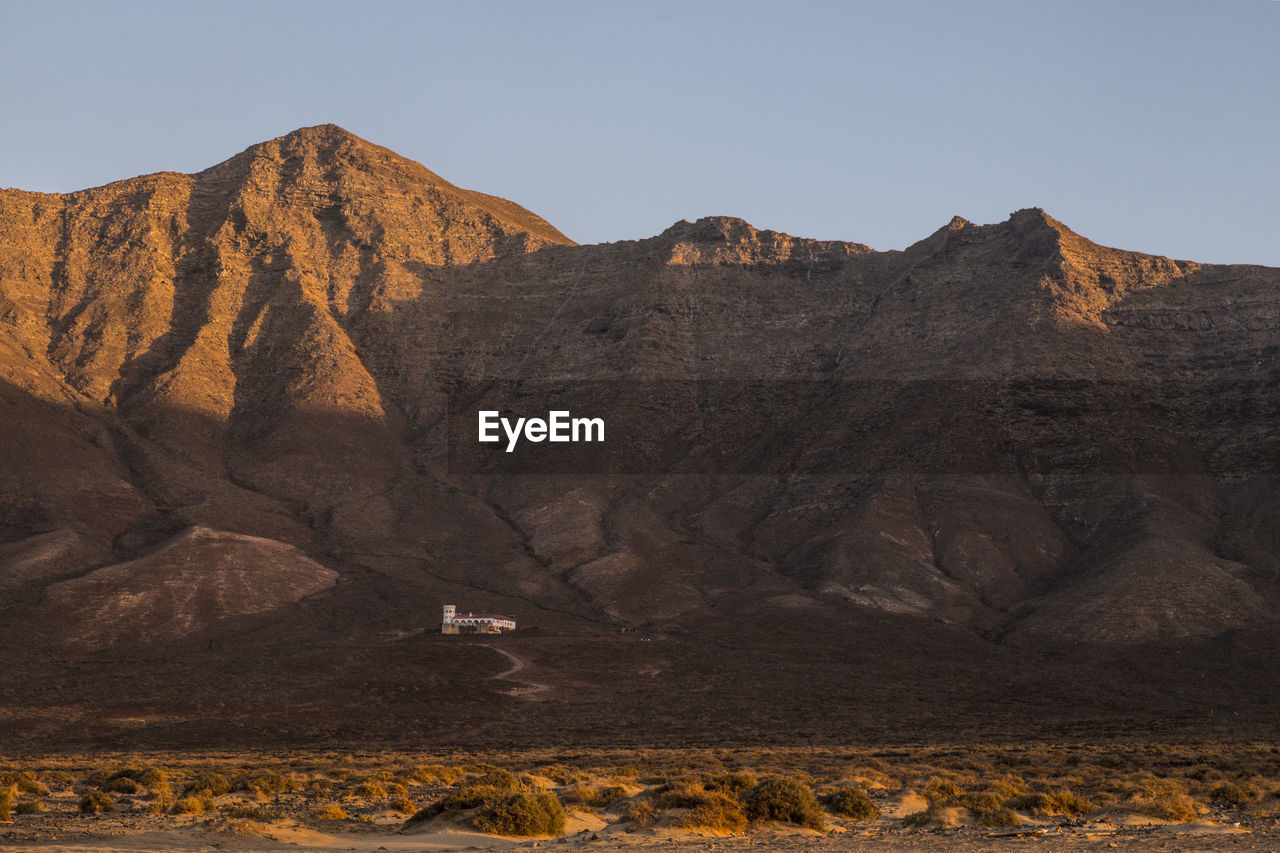 ROCK FORMATIONS IN DESERT