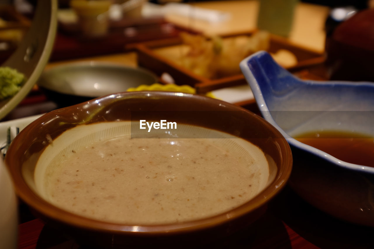 CLOSE-UP OF TEA IN BOWL