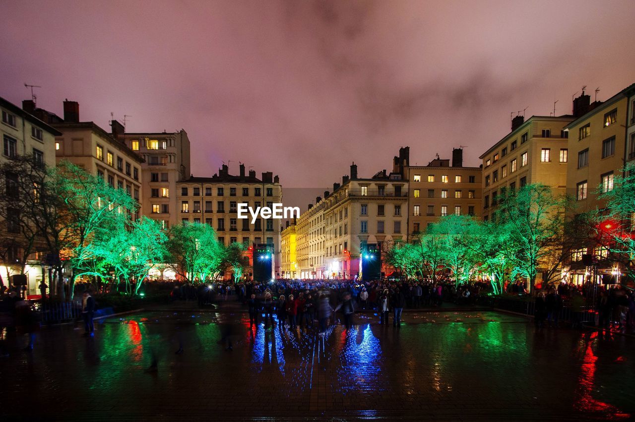 ILLUMINATED BUILDINGS AT NIGHT