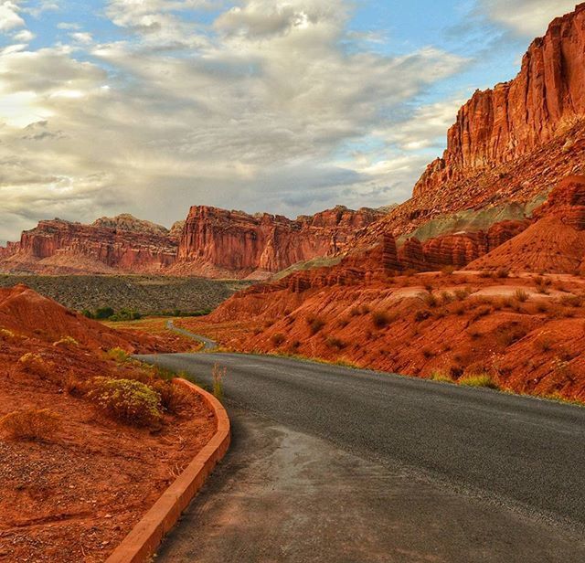 ROAD LEADING TOWARDS MOUNTAINS