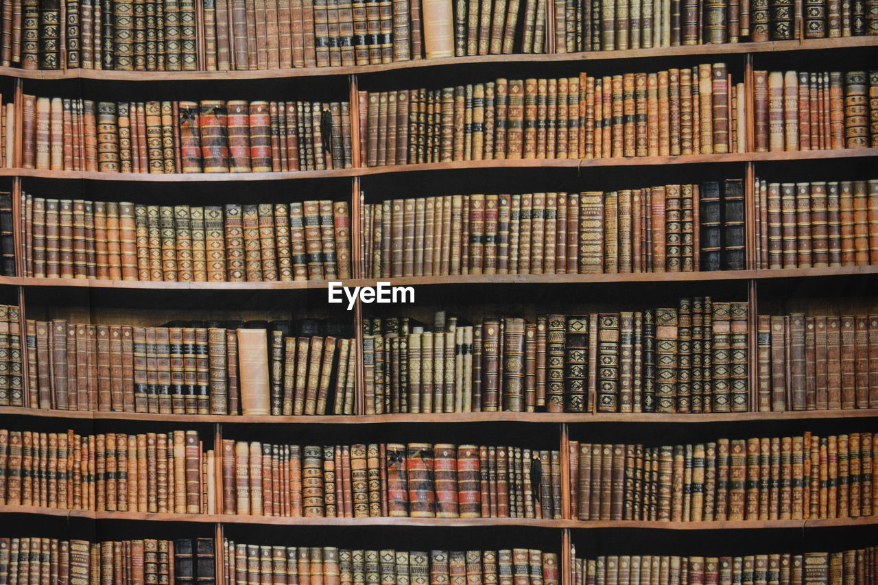 Full frame shot of bookshelf