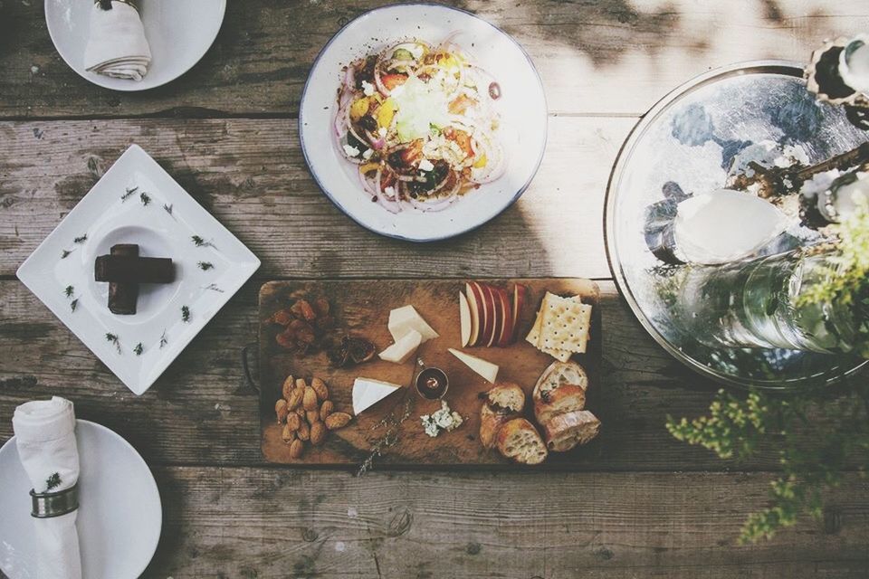 CLOSE-UP OF FOOD ON TABLE