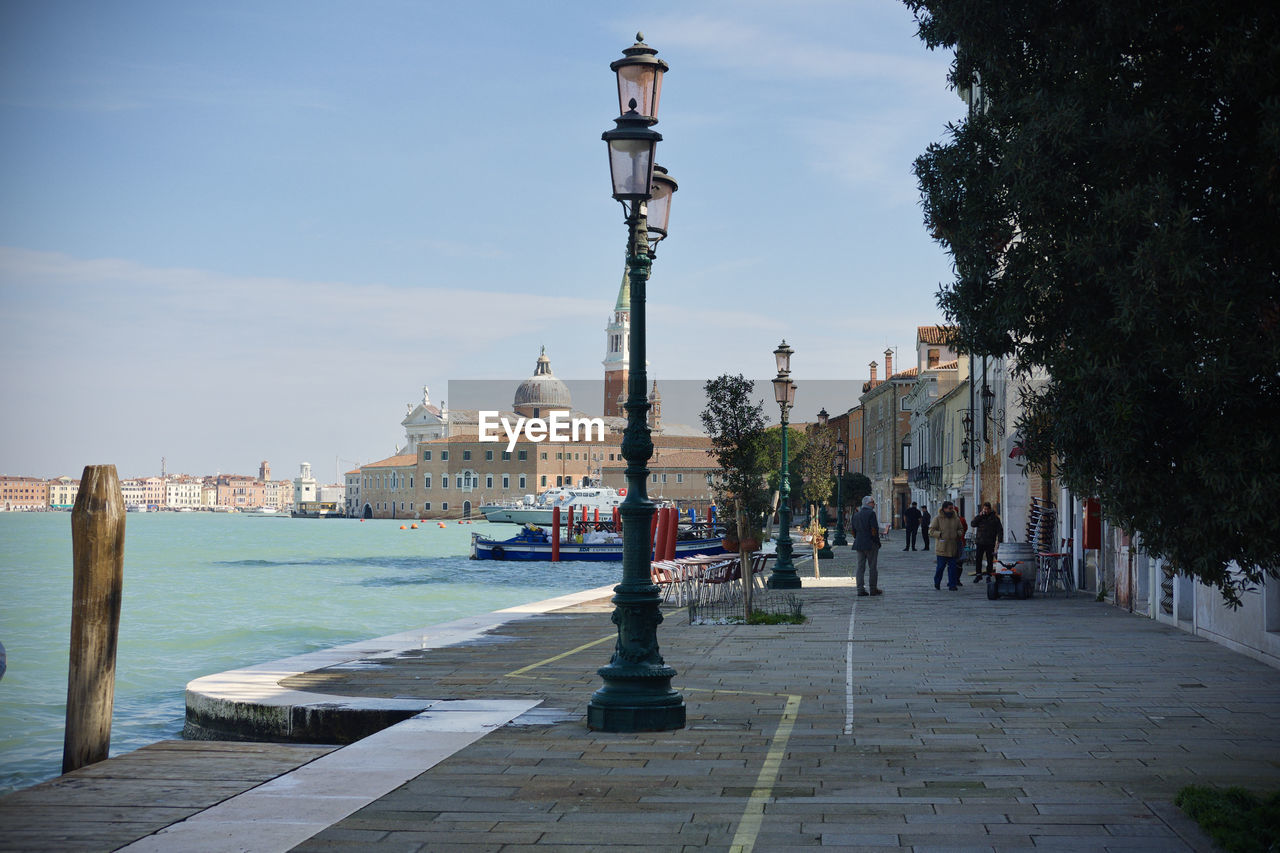 PANORAMIC VIEW OF BUILDINGS IN CITY