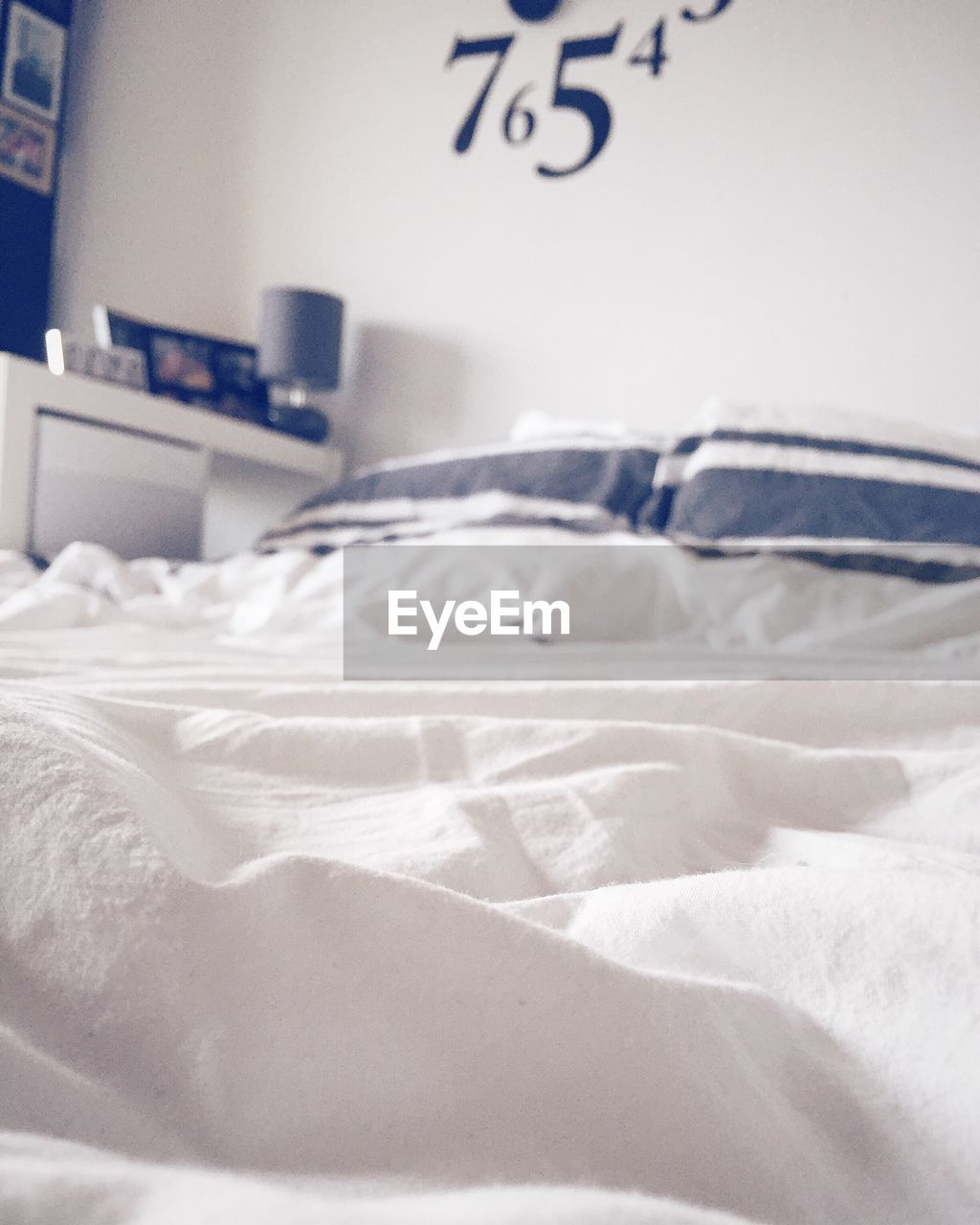 bed, bedroom, indoors, sheet, pillow, no people, close-up, day