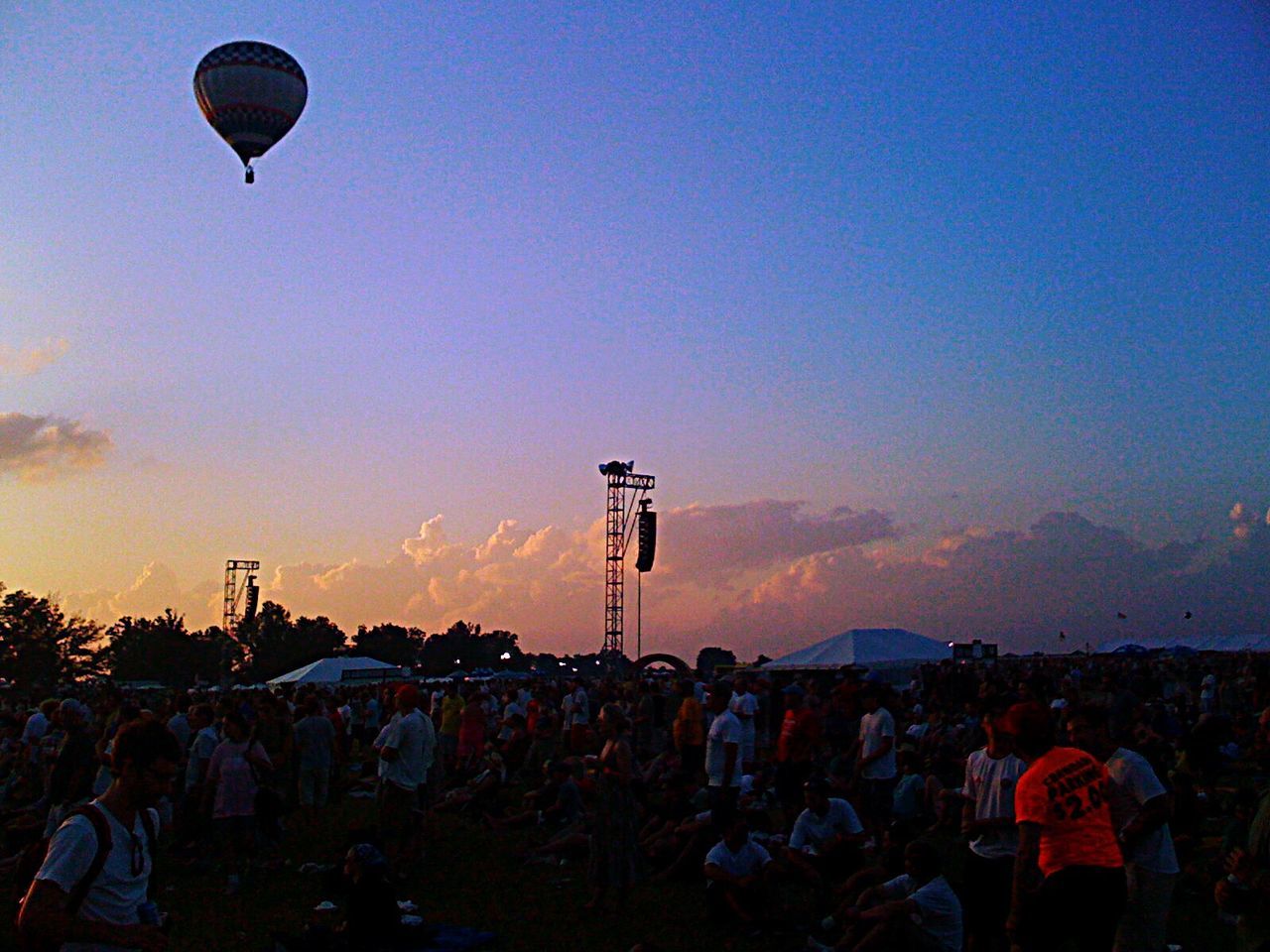 PEOPLE IN HOT AIR BALLOONS
