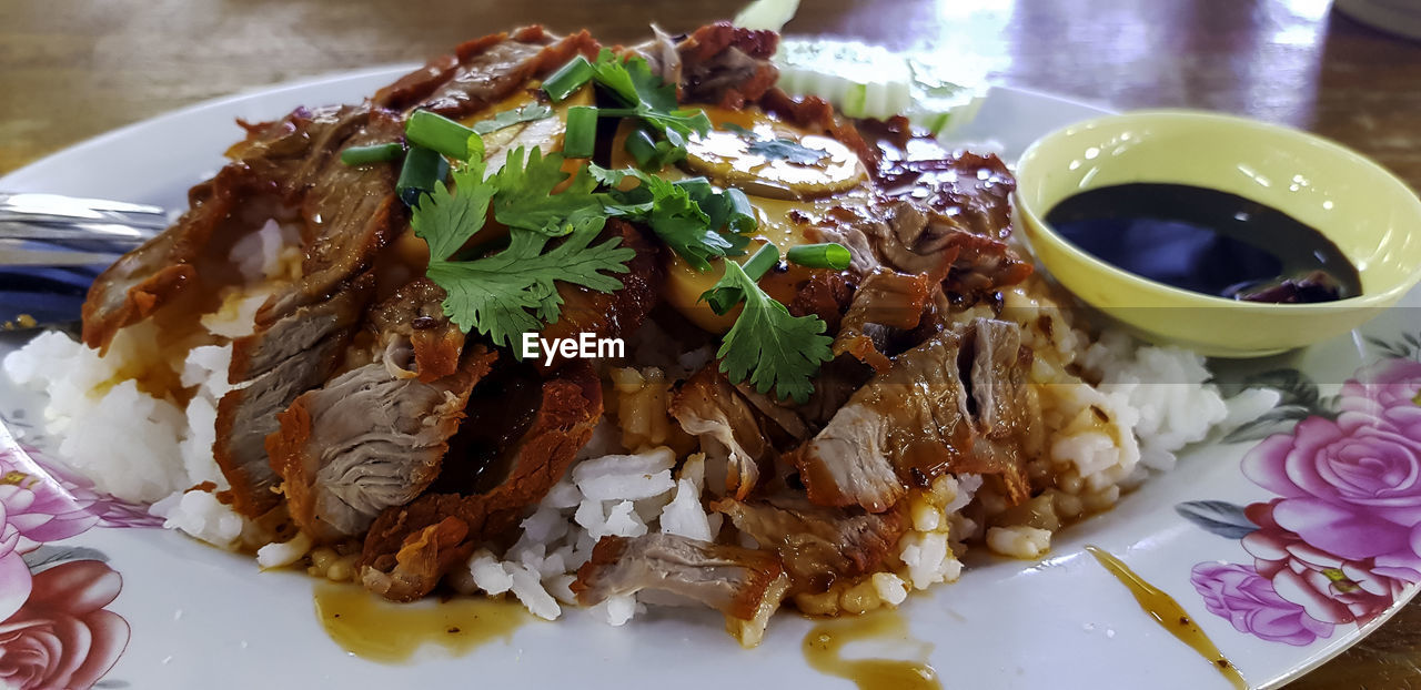 HIGH ANGLE VIEW OF MEAL SERVED ON TABLE