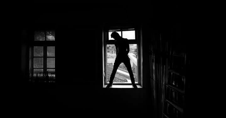 SILHOUETTE OF WOMAN