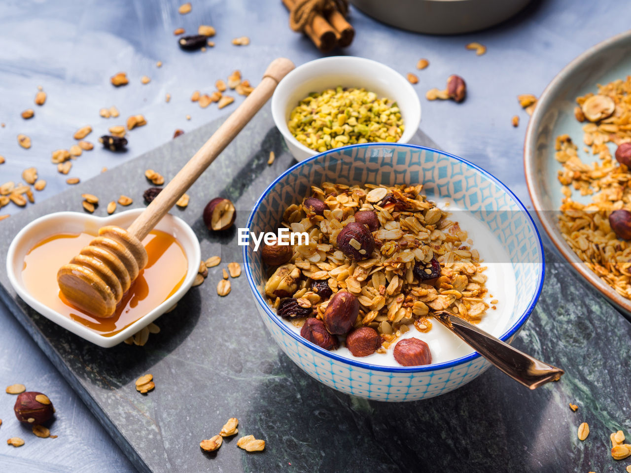 HIGH ANGLE VIEW OF BREAKFAST IN BOWL