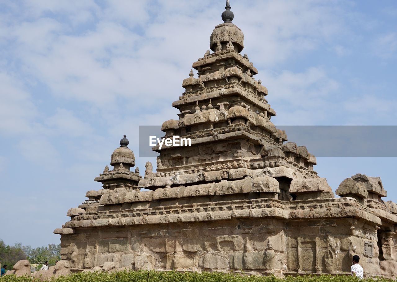 LOW ANGLE VIEW OF A TEMPLE BUILDING