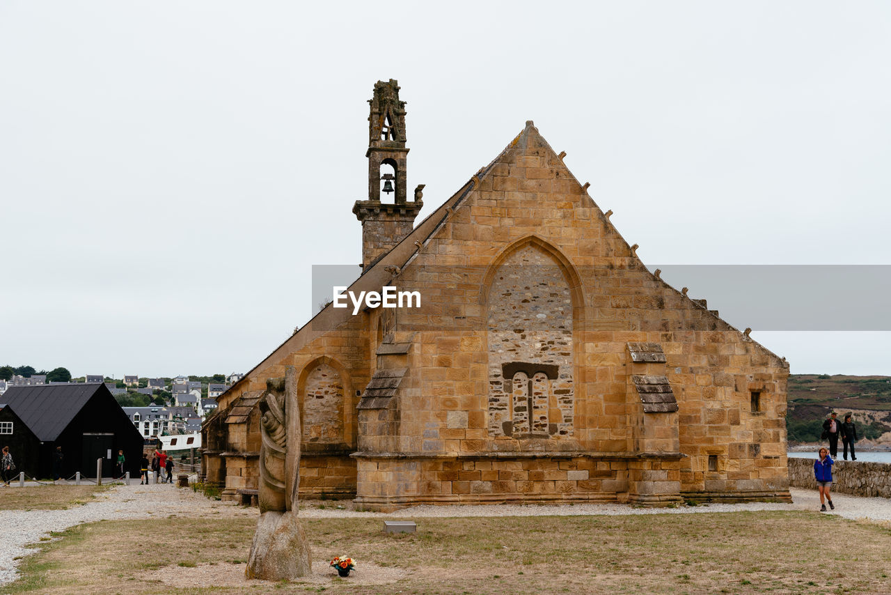 VIEW OF OLD BUILDING