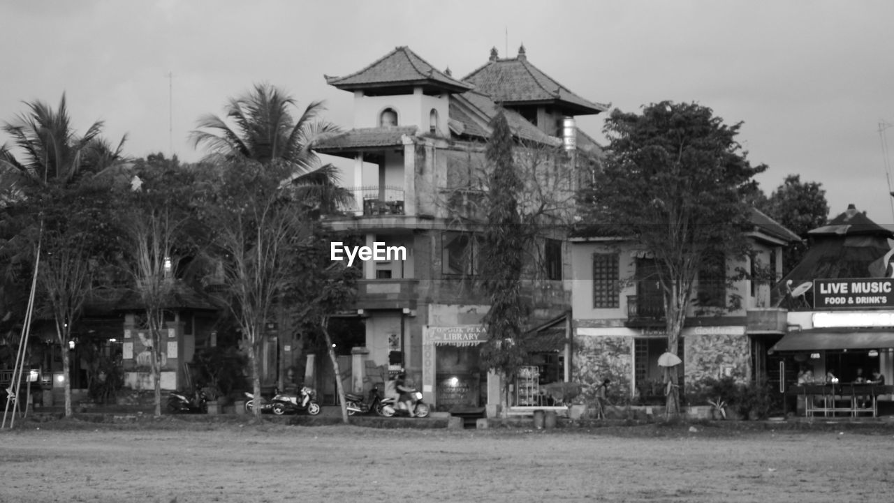 VIEW OF BUILDINGS AGAINST THE SKY