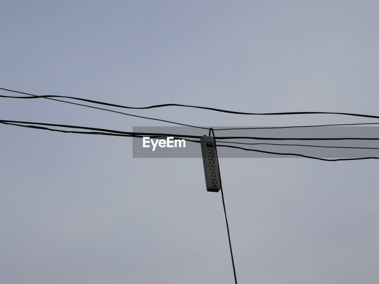 LOW ANGLE VIEW OF STREET LIGHT AGAINST CLEAR SKY