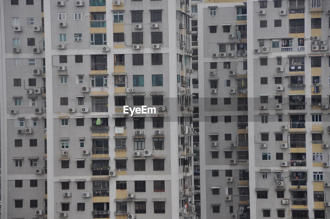 FULL FRAME SHOT OF APARTMENT BUILDINGS